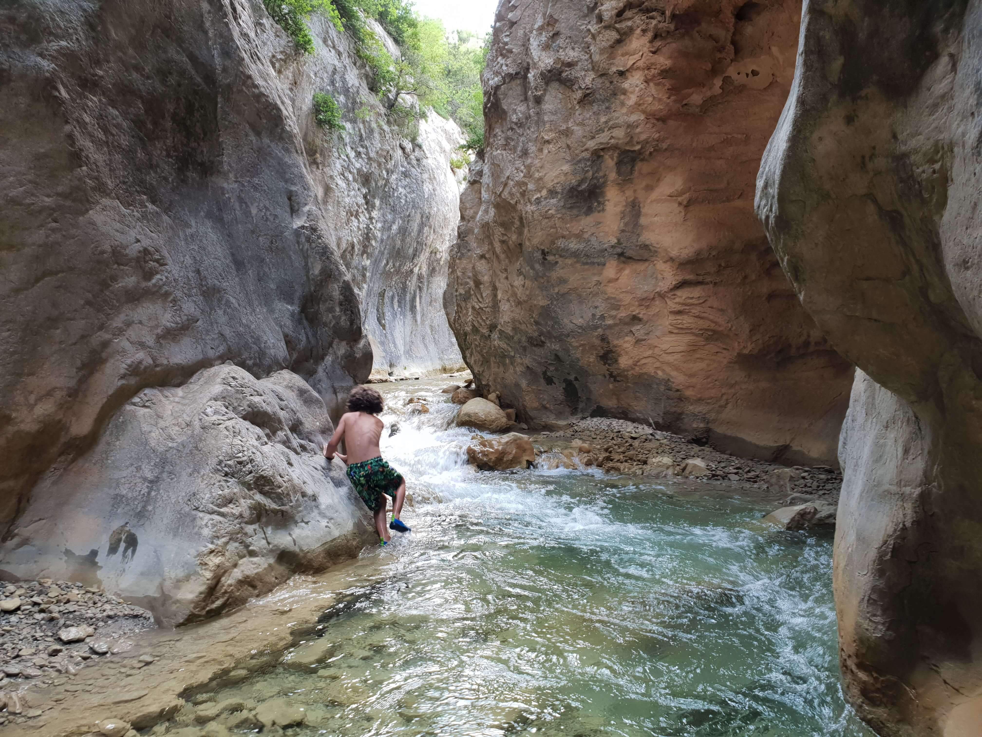 Ruta Top Entre Paredes D Roca Y Jacuzzis Naturales En Abella De La Conca