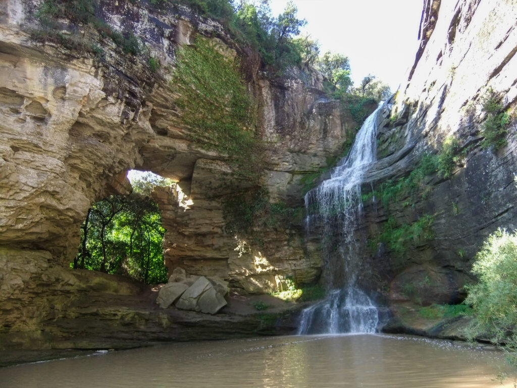 La Foradada de Cantonigròs, cascada en el Collsacabra, Osona