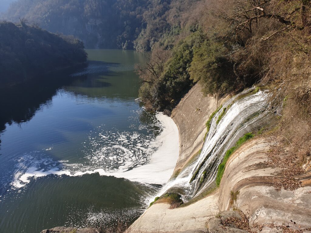 Vista de la cascada Cabrit desde arriba